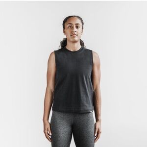 NOBULL Women’s Heavyweight Sleeveless Muscle Tee in Black Size M